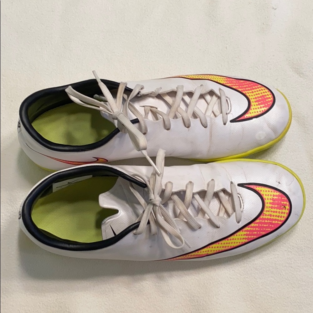 NIKE MERCURIAL White Indoor Cleat/Shoe